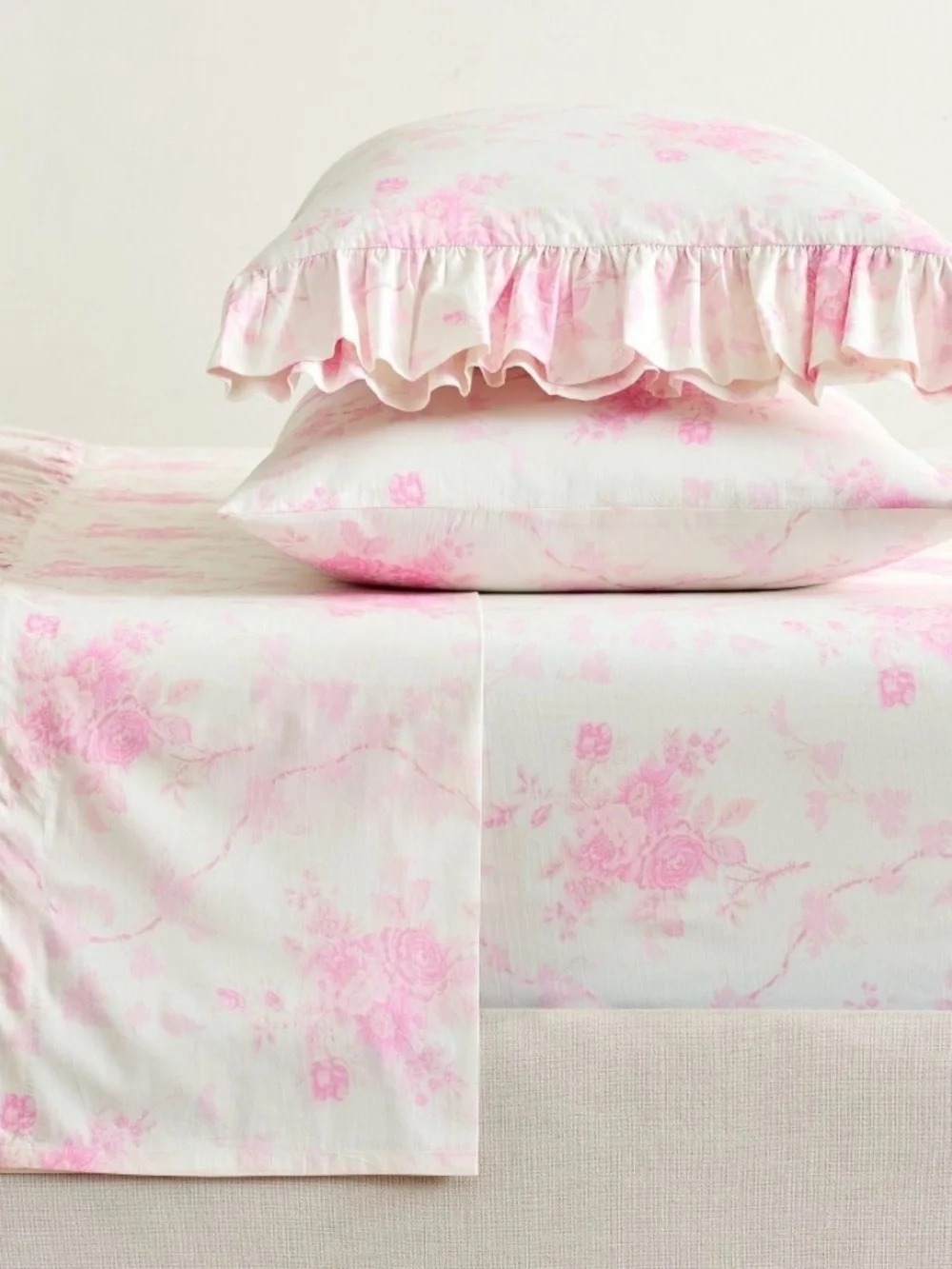 LoveShackFancy(2)Pink White La Vie en Rose Floral Ruffle Standard Pillowcases